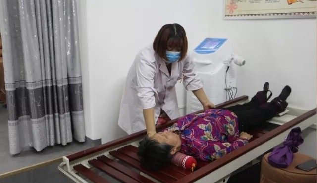 廣州市(shì)白(bái)雲區(qū)多(duō)名領導攜百名養老(lǎo)工(gōng)作(zuò)者，考察調研好(hǎo)孝心社區(qū)居家(jiā)養老(lǎo)創新養老(lǎo)模式