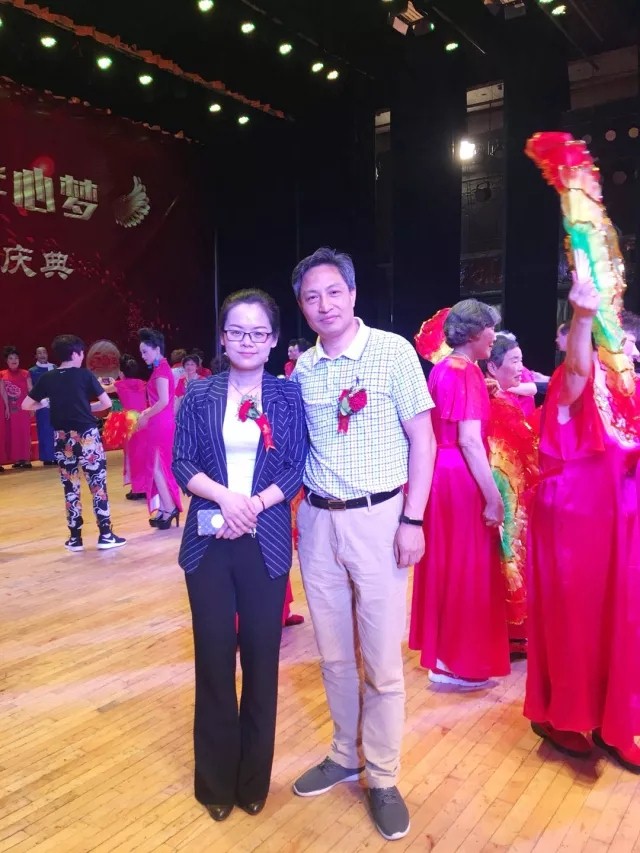 好(hǎo)孝心荊門(mén)店(diàn)五周年(nián)慶典，千人(rén)到(dào)場(chǎng)，全國(guó)直播引近(jìn)十萬人(rén)圍觀！