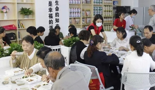 搶抓發展機(jī)遇，搶占戰略高(gāo)地(dì)丨湖(hú)北(běi)荊門(mén)劉總簽約居家(jiā)養老(lǎo)項目！