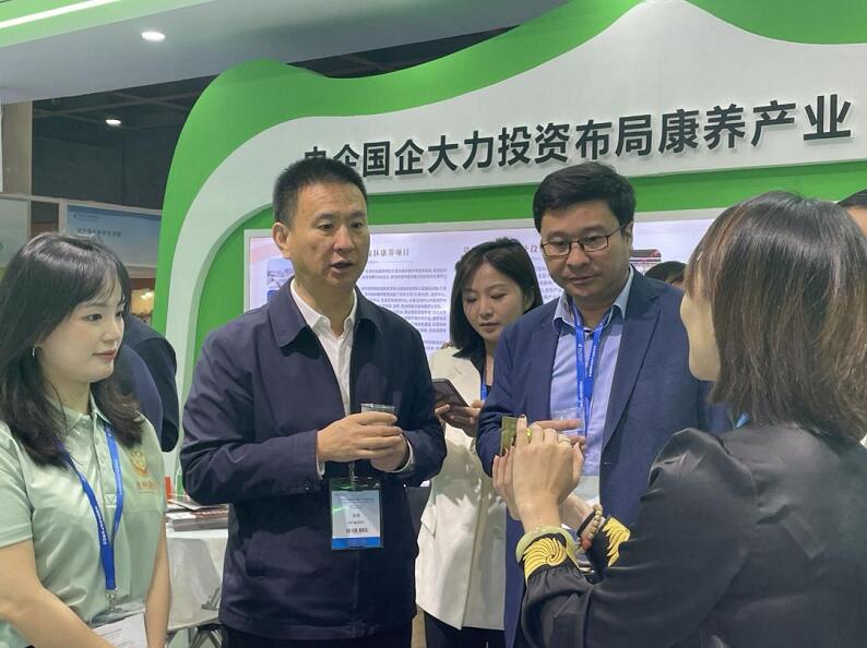 貴州養老(lǎo)産業(yè)展示館亮(liàng)相(xiàng)SIC老(lǎo)博會(huì) 貴陽鐵(tiě)建城(chéng)項目獲點贊