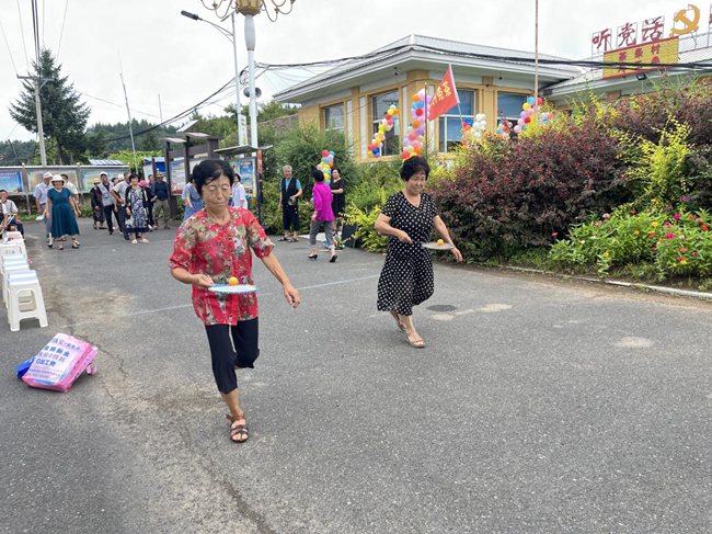 安圖縣石門(mén)鎮：“趣味健身(shēn)，你(nǐ)我同樂(yuè)”老(lǎo)人(rén)節活動