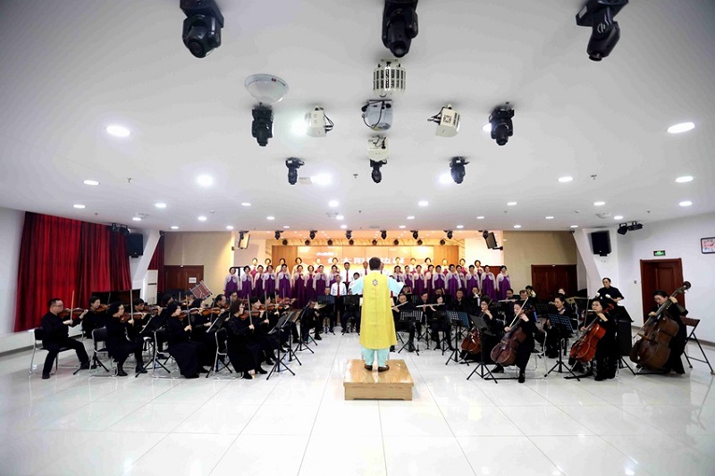 延吉市(shì)老(lǎo)年(nián)大(dà)學舉辦鑄牢中華民(mín)族共同體(tǐ)意識教學成果彙報(bào)演出